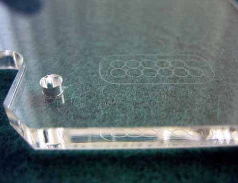 Lasercut und Laserbeschriften von Quarzglas Platten