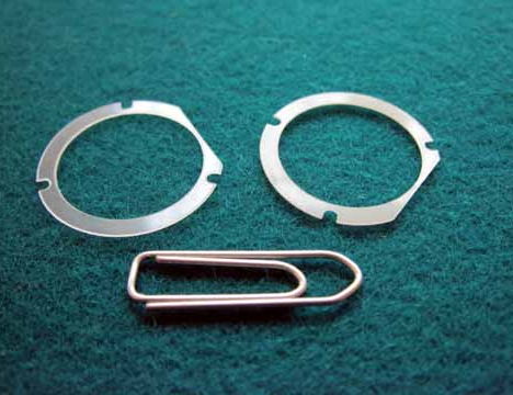 Vergleich Laserschneiden Hostaphan und Mylar PET Folie vergrößerte Darstellung
