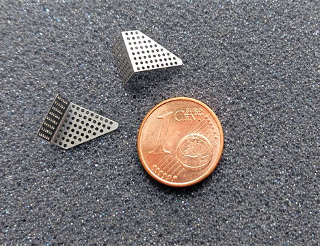 Kleiner Winkel aus Edelstahl laserschneiden und Biegen
